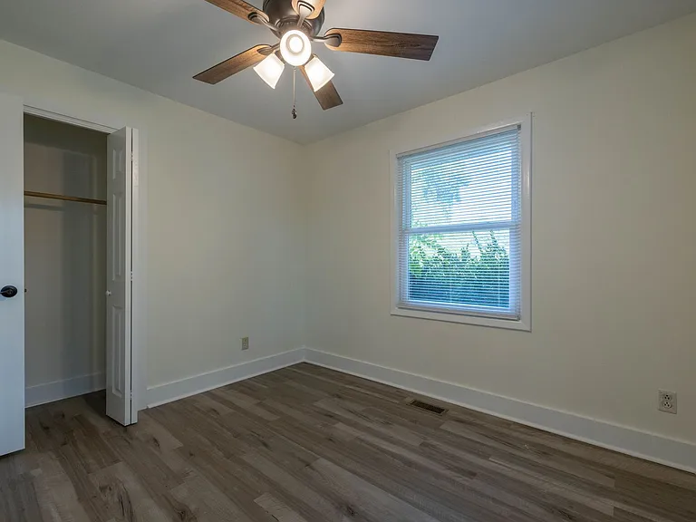123 Pecan St — Photo 15