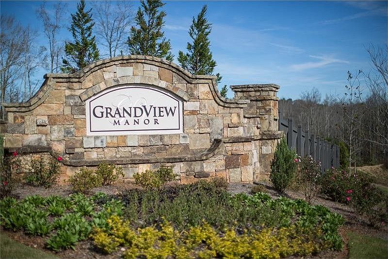 2nd image of 3870 Grandview Manor Dr