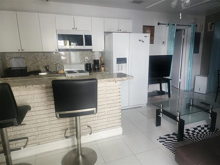 4548 N Ocean Dr #3 — Photo 43