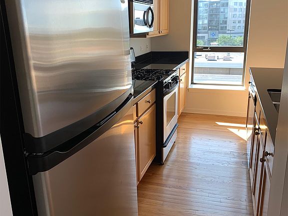 5th image of 343 W Old Town Ct APT 408