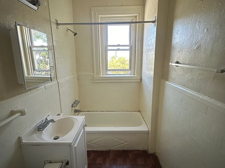 701 Howard Ave #4-3 — Photo 9