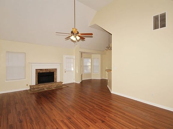 4th image of 1010 Ola Dale Dr