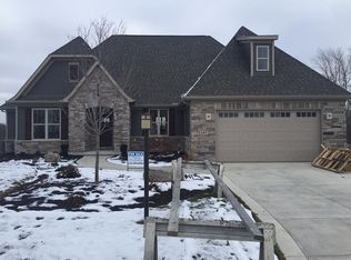 147 Ridgeview Dr, Valparaiso, IN 46385
