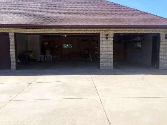 5th image of 585 Moon Lake Dr NE