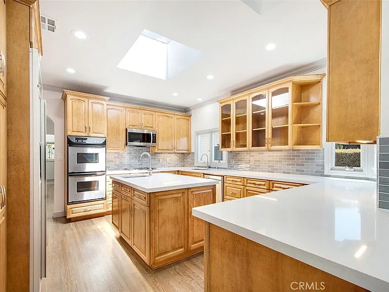 8848 Ashcroft Ave — Photo 26