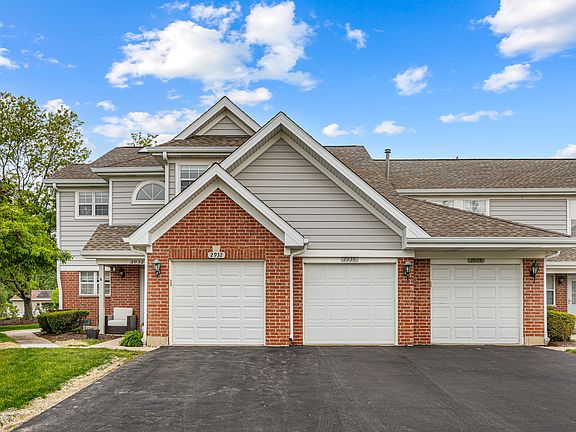 2nd image of 2936 Heatherwood Dr #19081
