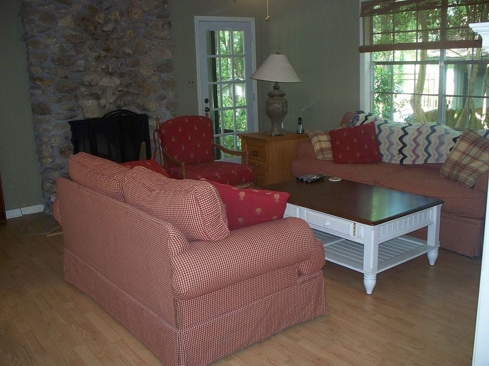 1st image of 2942 Foxcroft Dr