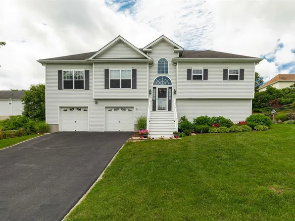 13 CARMELLA, Highland, NY 12528