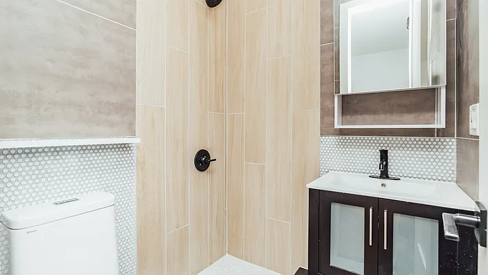 Rented by Nooklyn NYC LLC | media 9