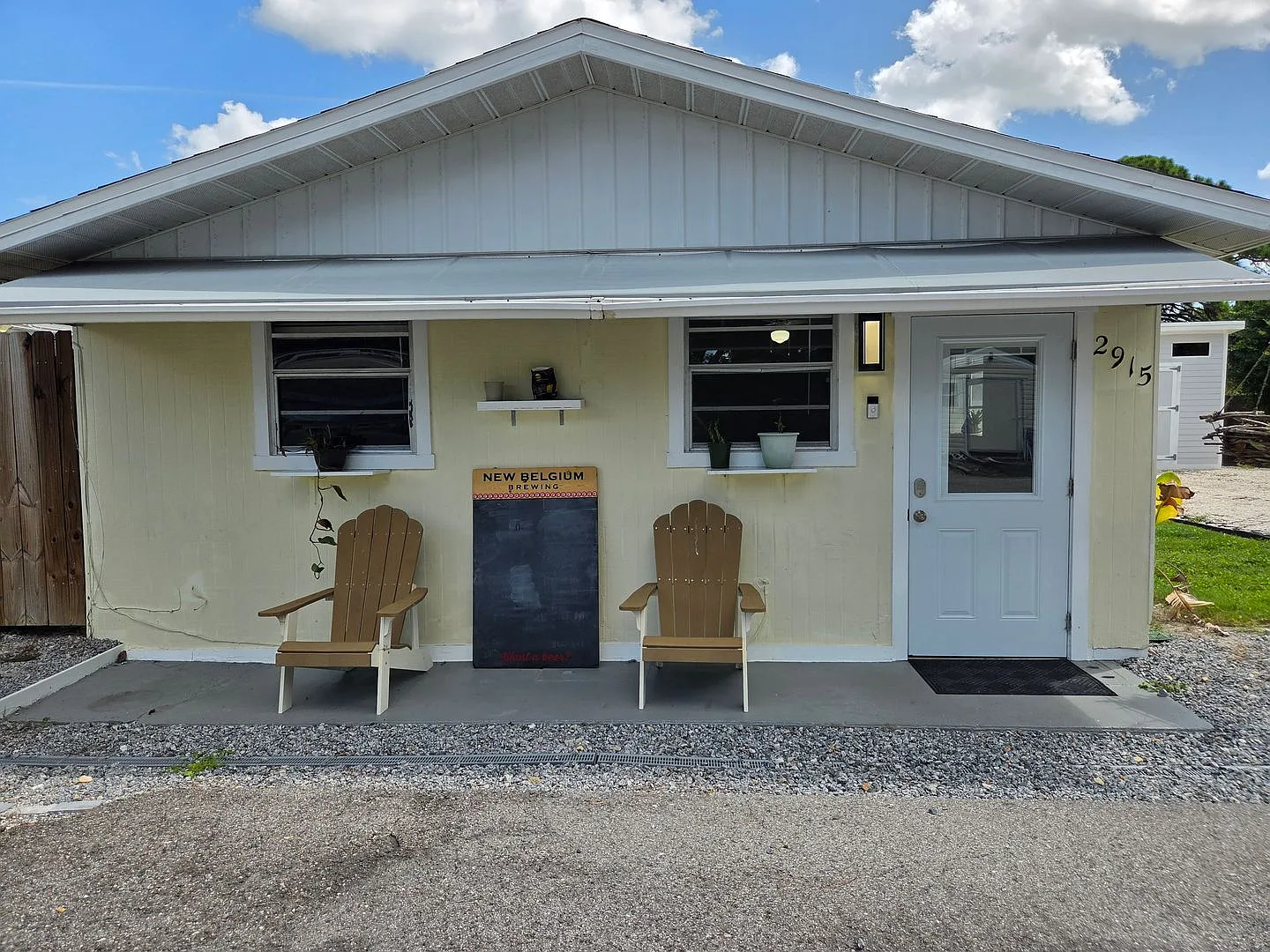All-Inclusive Living in West Bradenton 1BD/1BA Utilities, Lawn Care & Pets Welcome — Photo 3