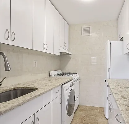 Rented by Halstead Real Estate | media 6