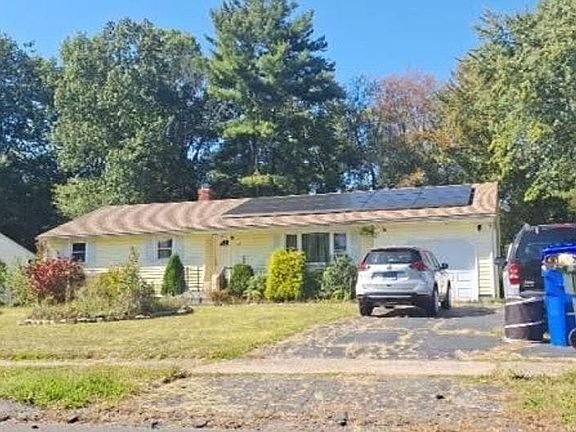 2nd image of 33 Hilton Dr