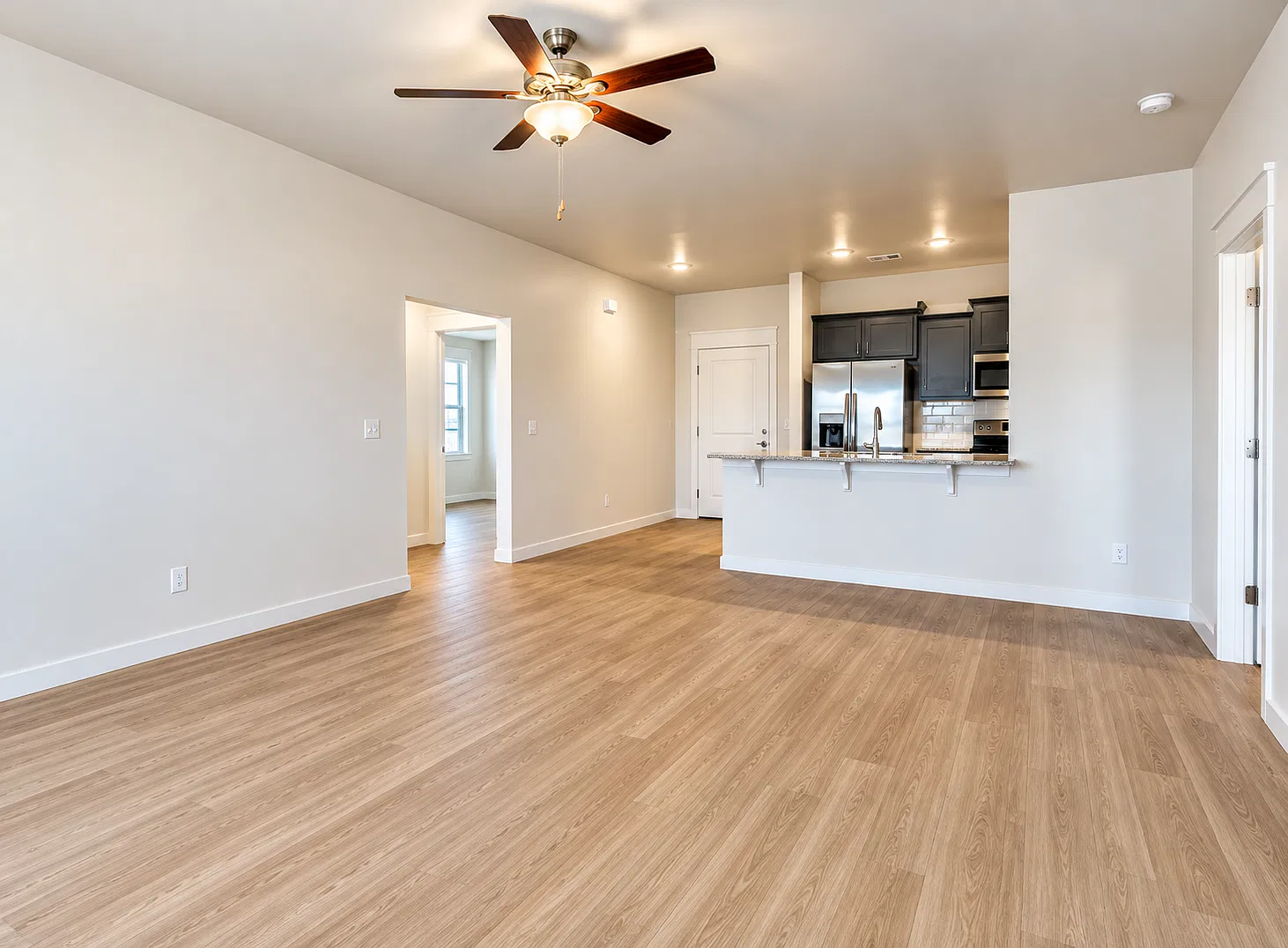 3 bed, 1200 sqft, $1,740 — Photo 3