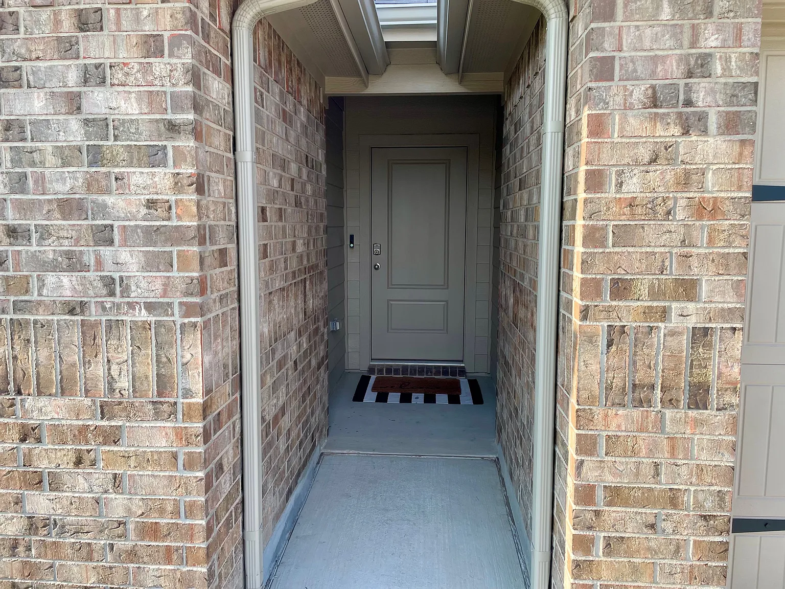 717 White Comb Ln — Photo 4