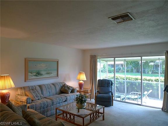 4th image of 38 Glades Blvd APT 2