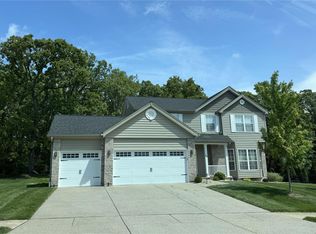 15 Bear Creek Dr, Wentzville, MO 63385