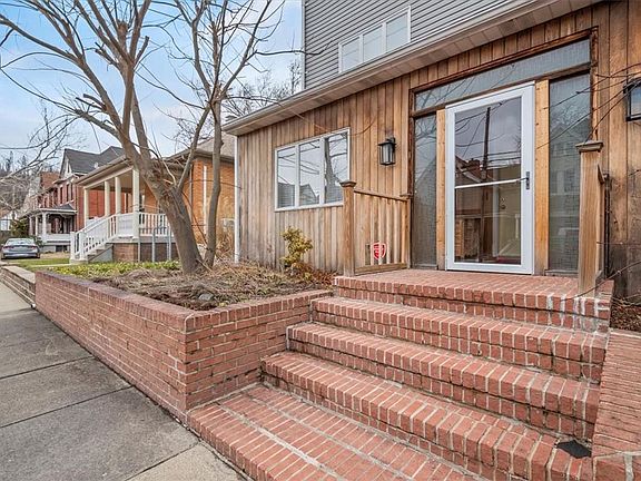 2nd image of 302 Euclid Ave