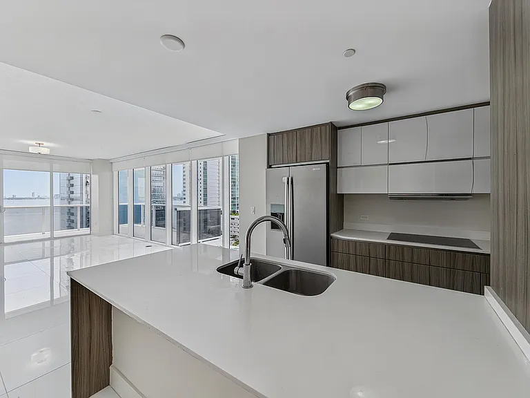 600 NE 27th St #1605 — Photo 16