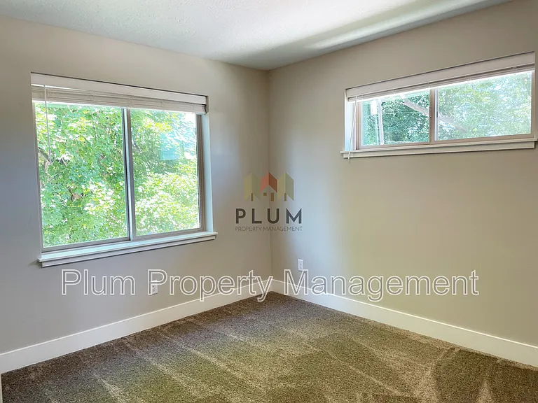 2795 Hamilton Way #B — Photo 10