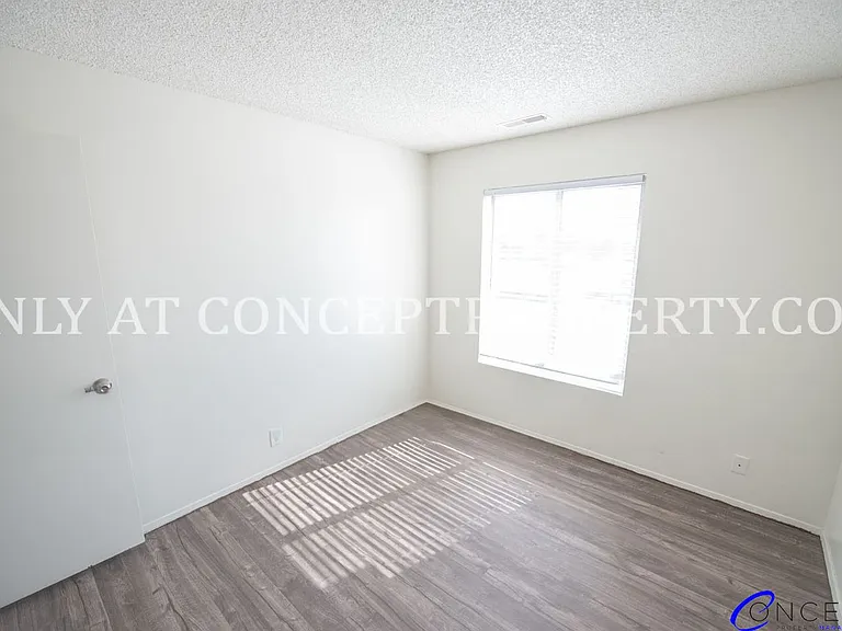 Foothill Terrace — Photo 208