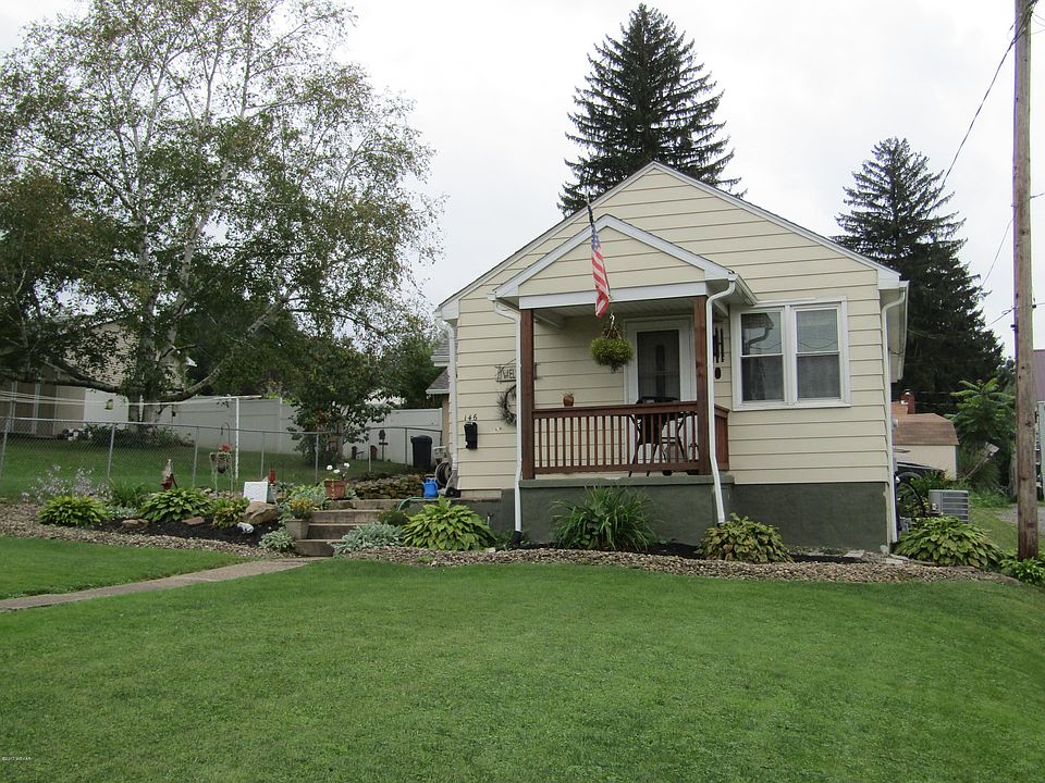 1st image of 146 Linden St S