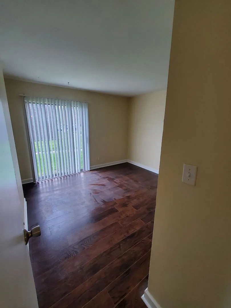 Abbott Acres Apartments — Photo 4