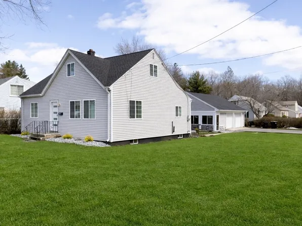 2085 Memorial Dr, South Hadley, MA 01075