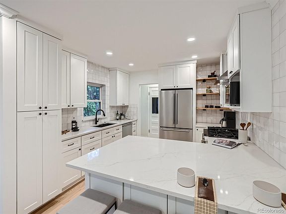 4th image of 2360 Krameria Street