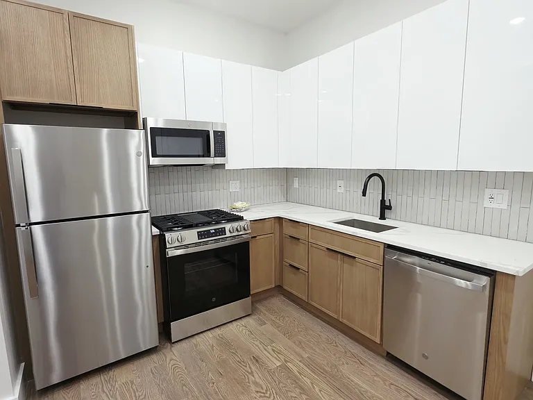 40 Lembeck Ave #11 — Photo 2