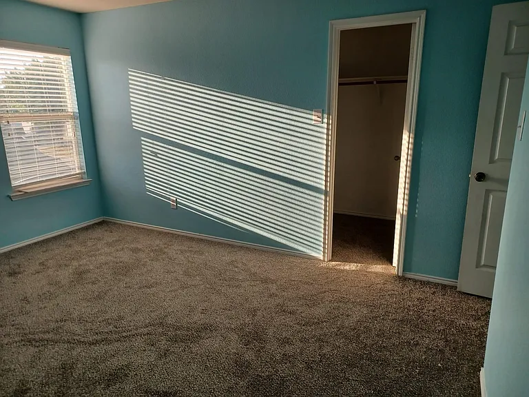 1728 Thorntree Ln — Photo 13