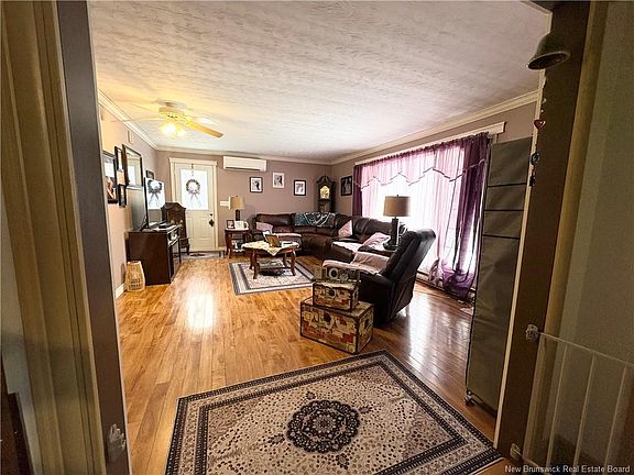 5th image of 675 Oldfield Rd