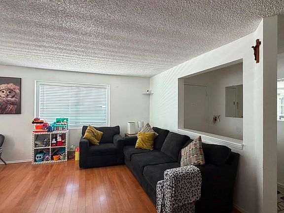 5th image of 26964 Flo Ln Unit 323