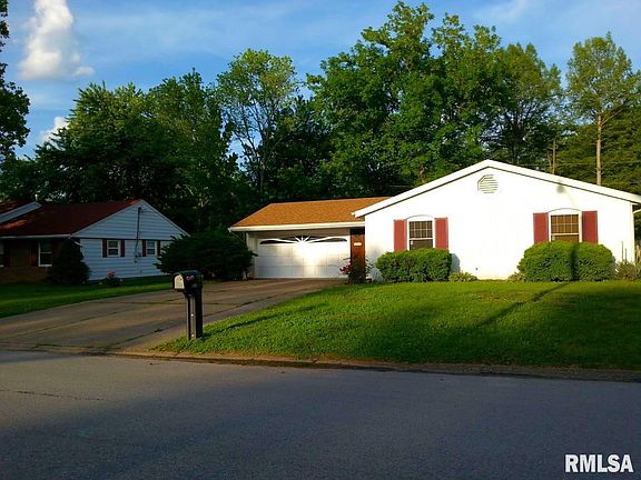2nd image of 301 S Canterbury Dr