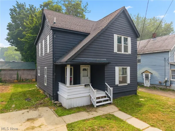 497 Madison St, Conneaut, OH 44030