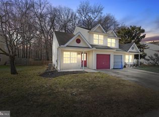 8 Forest Glen Ct, Bear, DE 19701