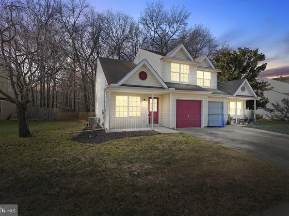 8 Forest Glen Ct, Bear, DE 19701