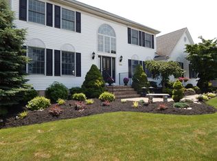 104 Labaw Ct, Hillsborough, NJ 08844