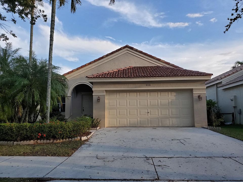 1st image of 808 Vista Meadows Dr