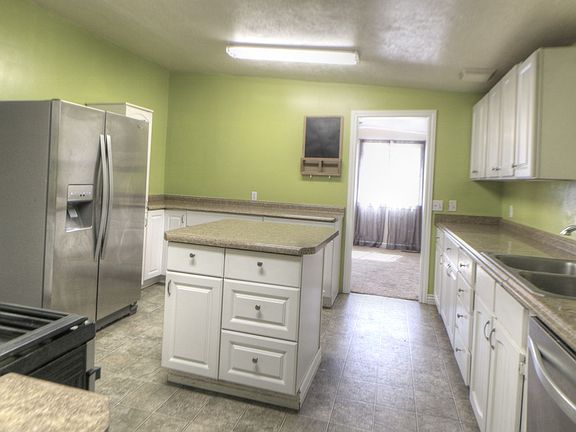 3rd image of 275 N Robinson Ave
