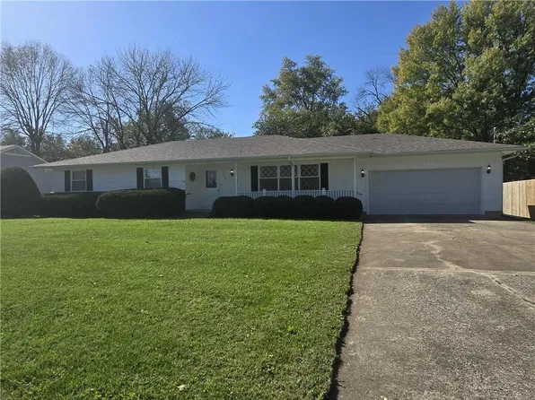 103 S Cherokee Ave, Clinton, MO 64735