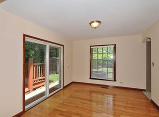 3736 Maple Leaf Dr, Glenview, IL 60026