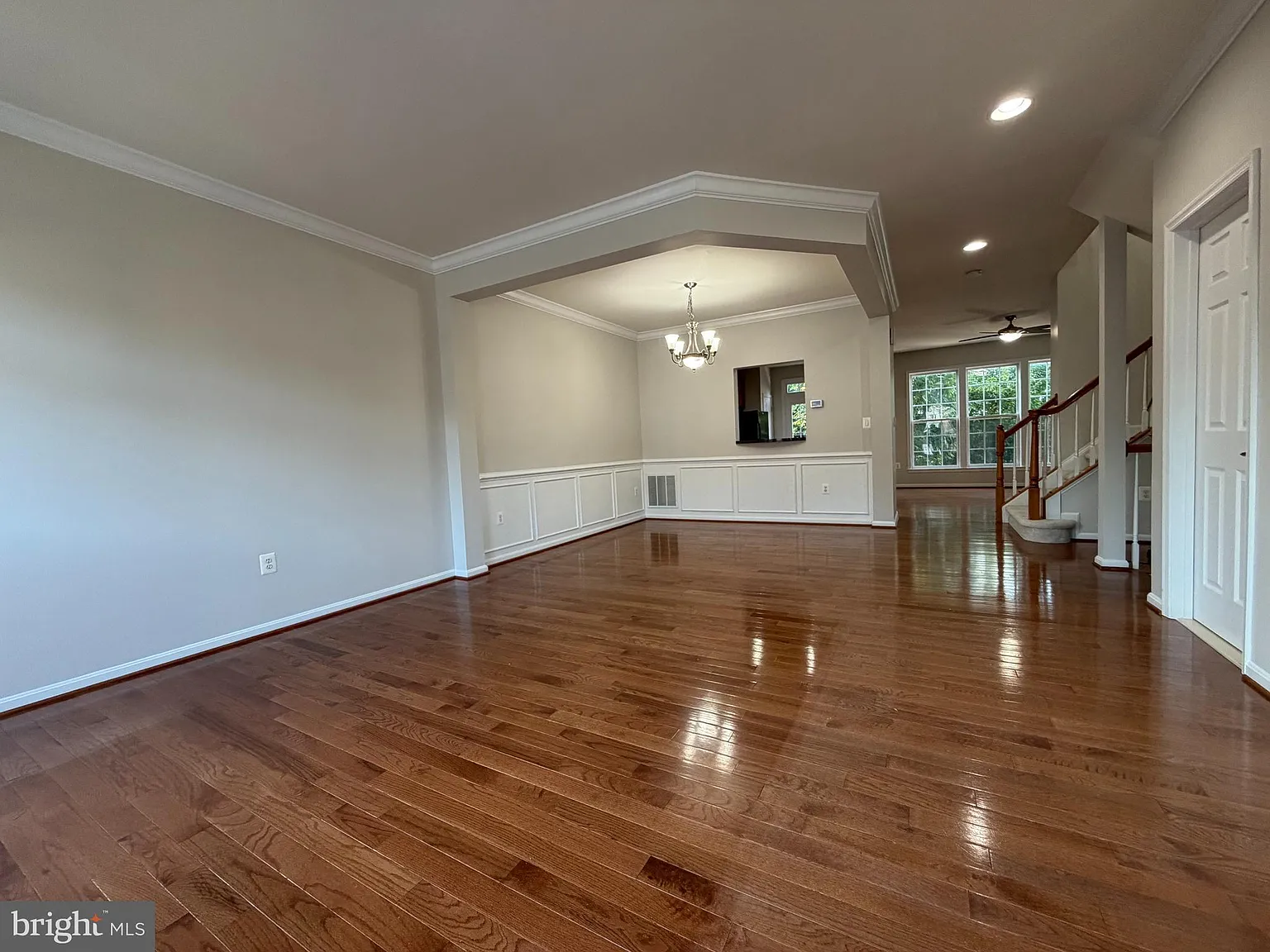 3 bed, 3.5 bath, 2167 sqft, $3,400 — Photo 4