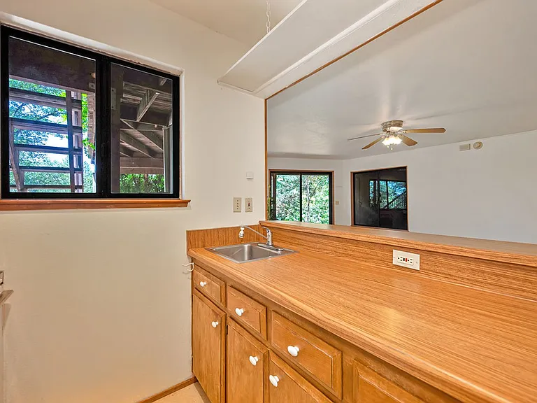16832 Alice Way — Photo 9