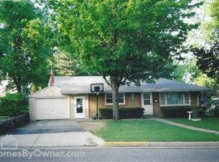 618 10th St, Baraboo, WI 53913
