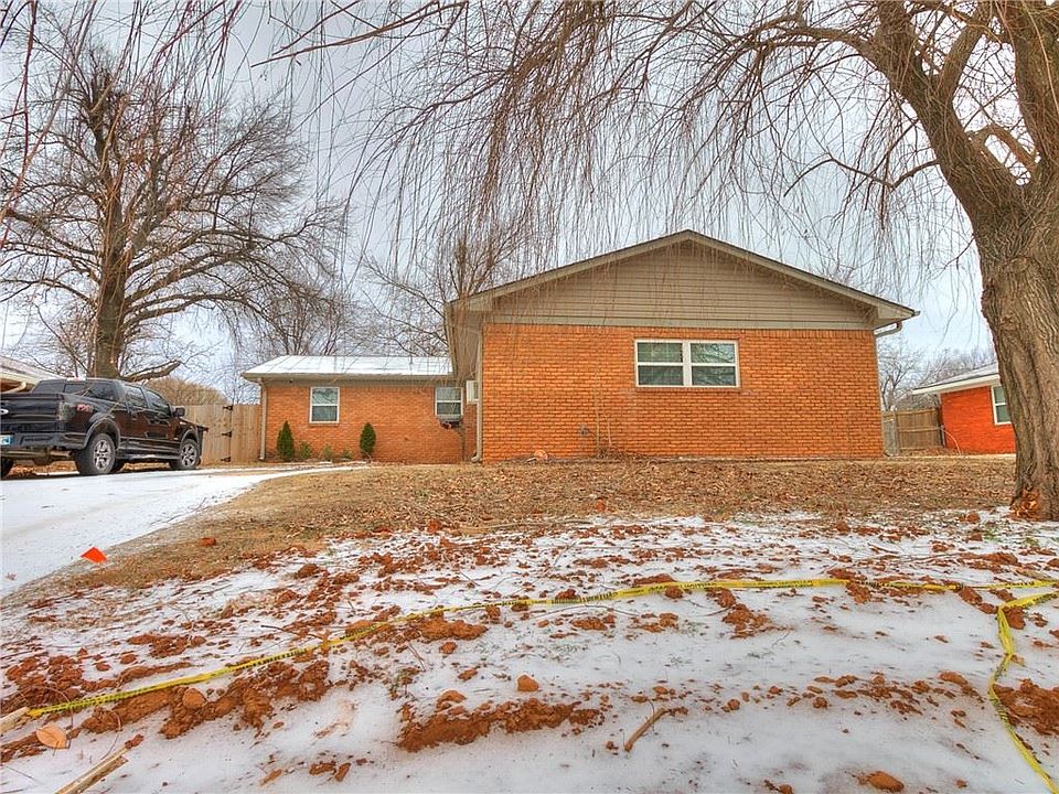 1st image of 1303 Charles Dr