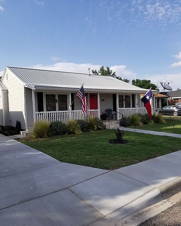 2nd image of 2410 W 15th St