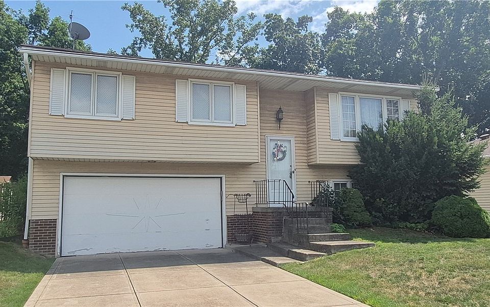 1st image of 8415 Newcomb Dr