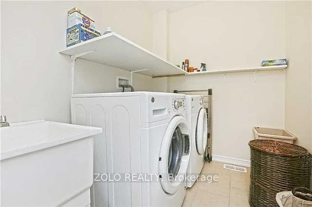 92 Golden Springs Dr #UPPER LEVEL — Photo 13