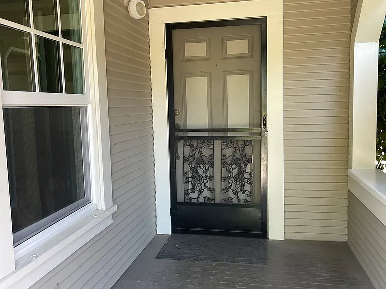2201 W Park Ave — Photo 2