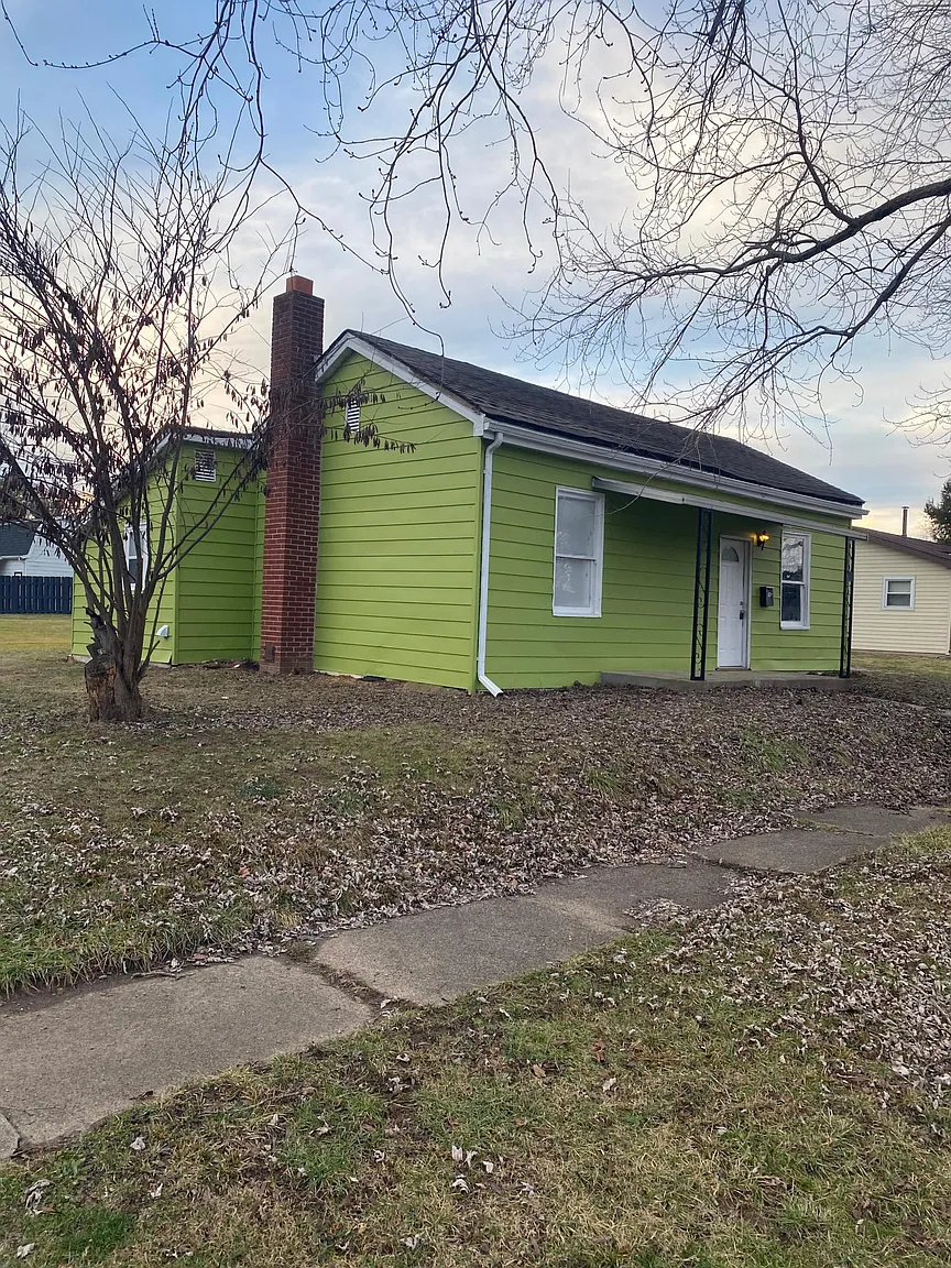 353 S Montgomery St photo 1